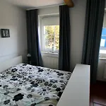 Haus Am Bodden شقة