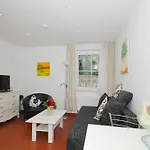 Haus Am Bodden شقة