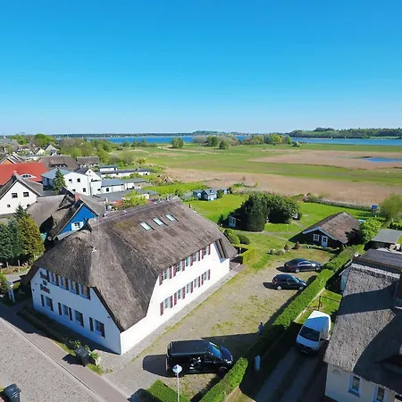 Haus Am Bodden Apartament *